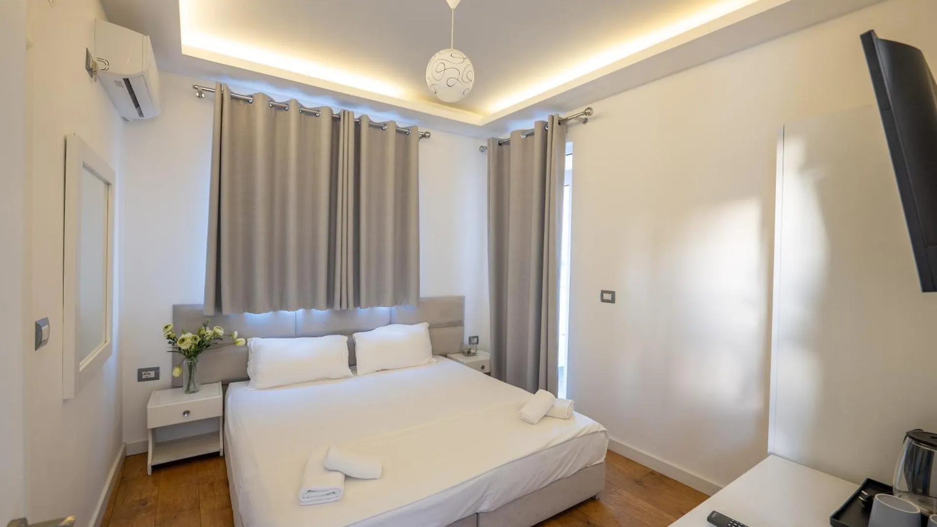 Hotel Myrtaj - City Center Sarande