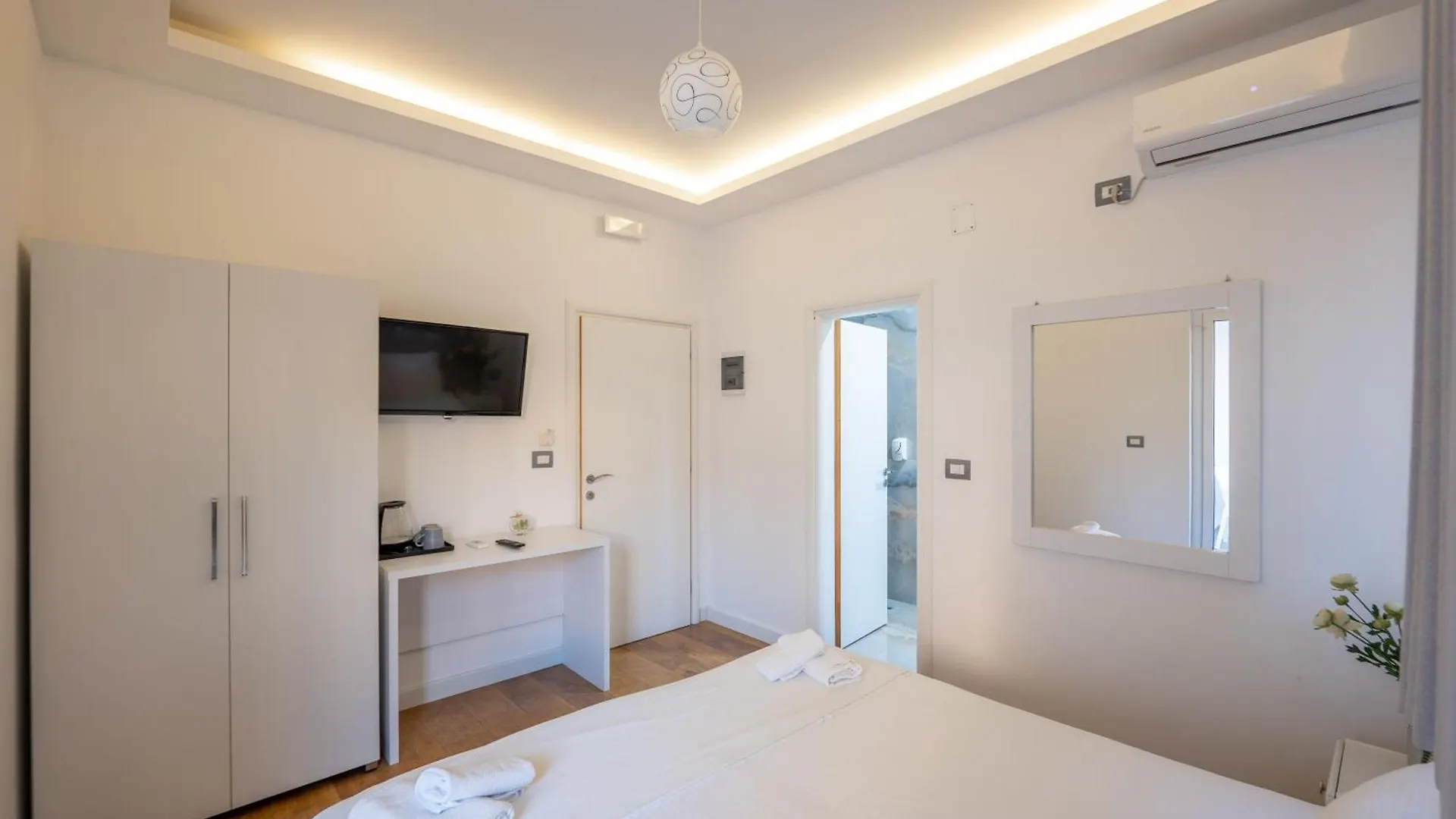 Hotel Myrtai - City Center Saranda Albánia
