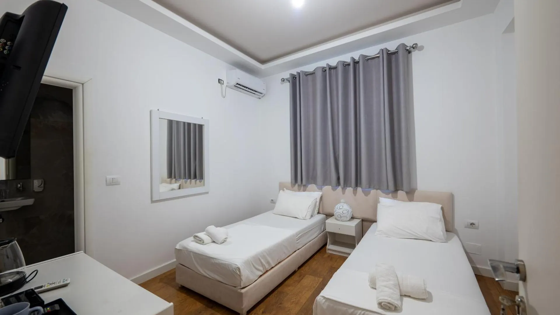Hotel Myrtai - City Center Saranda 3*,