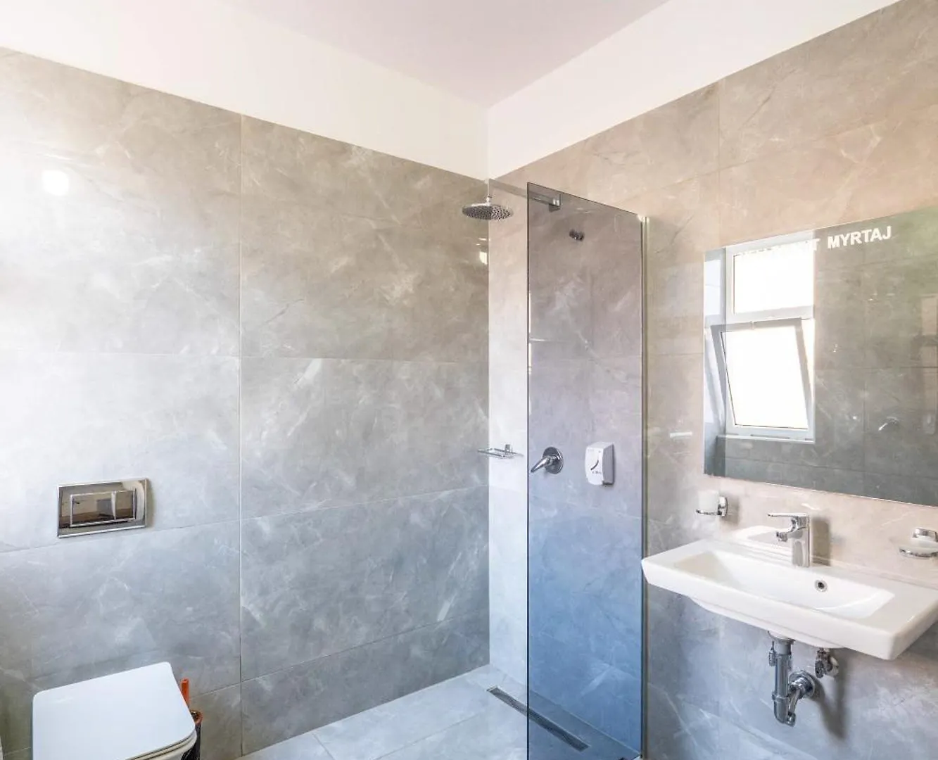 Hotel Myrtai - City Center Saranda
