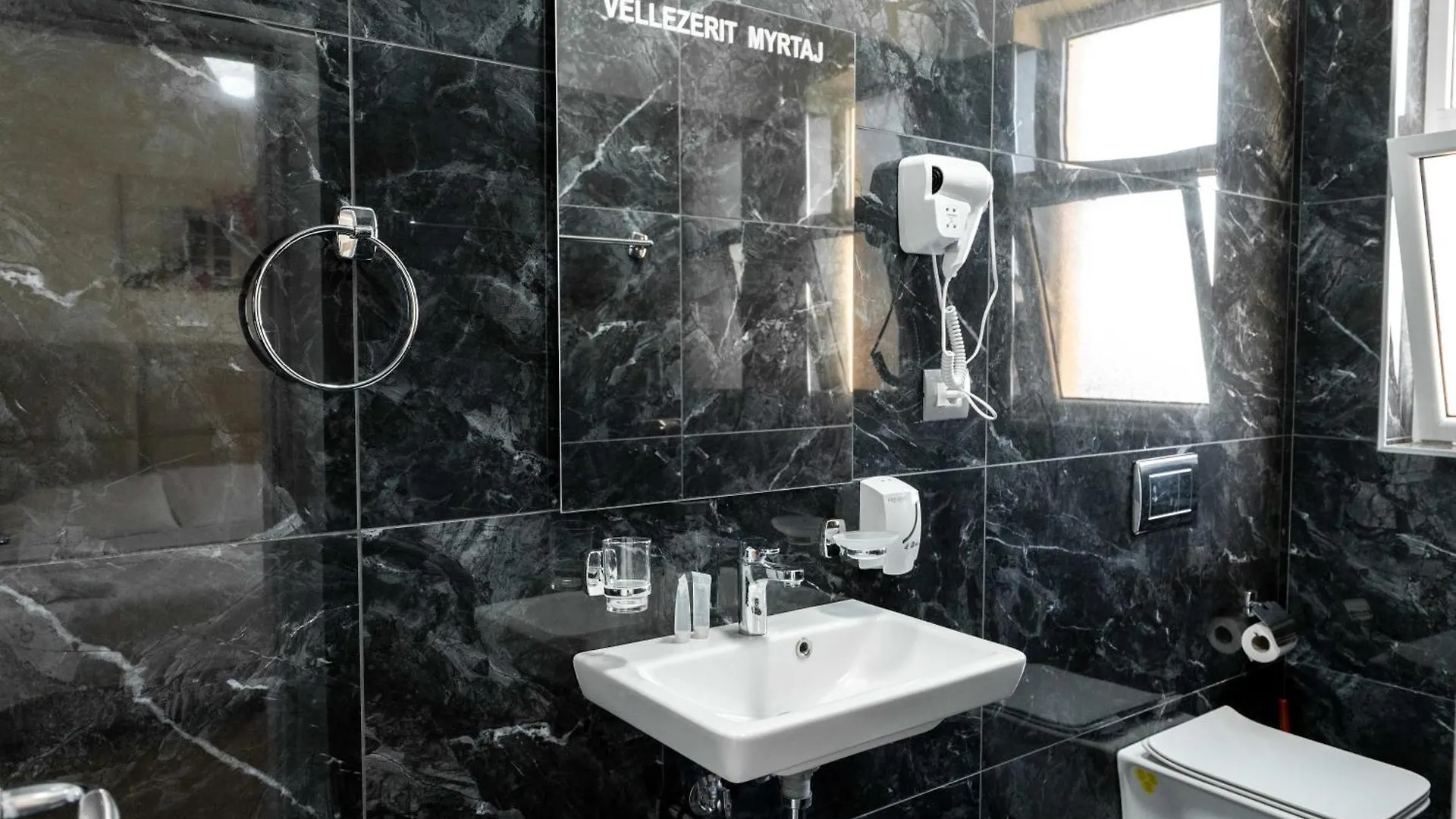 ***  Hotel Myrtai - City Center Saranda Albanie
